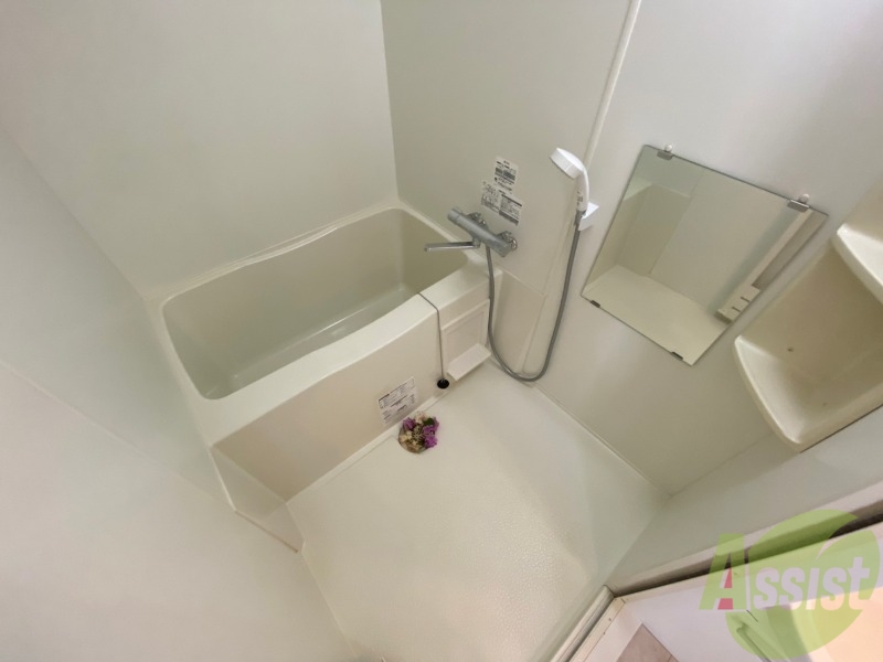 バス・シャワールーム　疲れを癒すには湯船でゆっくりするのが良いですよ。