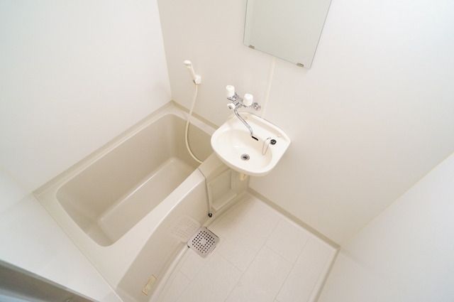 バス・シャワールーム　他号室。参考写真