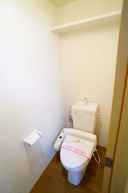 トイレ　他号室。参考写真