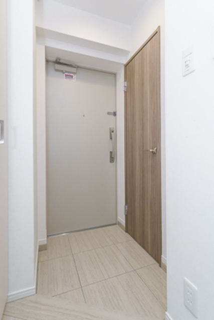 玄関　※写真は同タイプ住戸です。