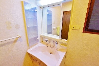 洗面設備　★シャワー付き洗面化粧台★