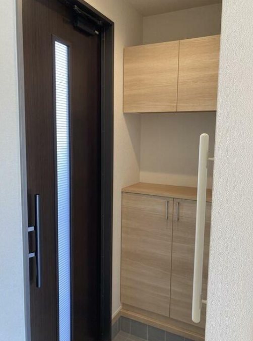 玄関　★お問い合わせはウィンズ千歳烏山まで★