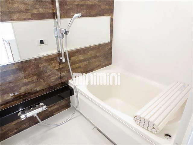 バス・シャワールーム　追い焚き、浴室乾燥完備です