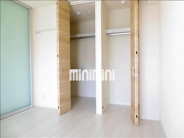 収納　収納たっぷりのクローゼット完備です