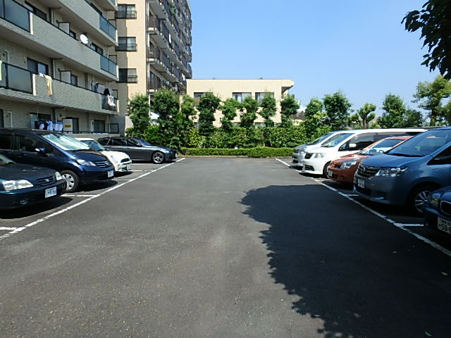駐車場　敷地内駐車場