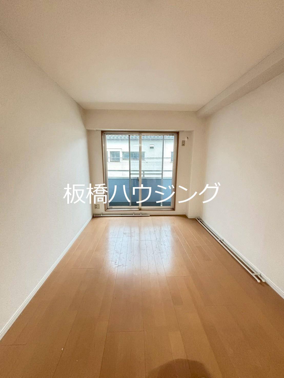 居室・リビング　リフォーム工事中の写真です。