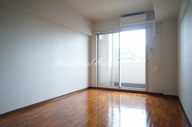 居室・リビング　使いやすい形の為、レイアウトを楽しめます♪