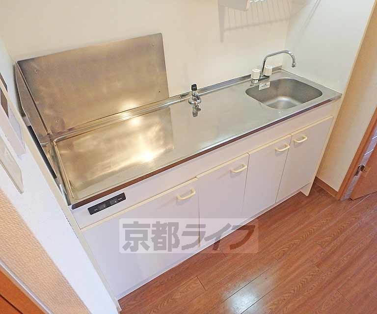 キッチン　使い勝手の良いワイドタイプのキッチンです。