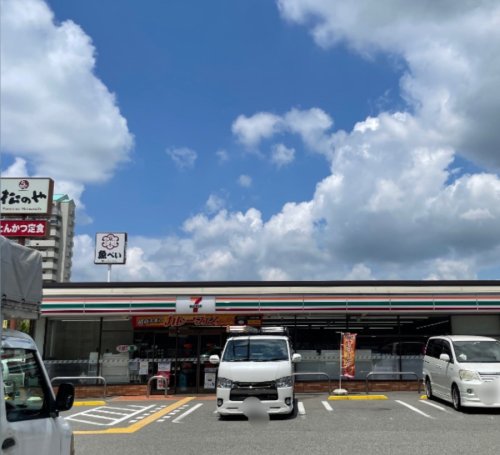 コンビニ　神戸西神南駅前店（コンビニ）まで568m