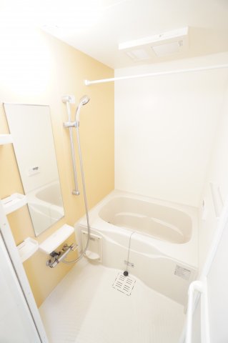 バス・シャワールーム　※同物件・反転タイプの写真です。