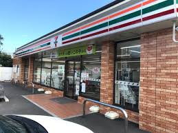 コンビニ　セブンイレブン 焼津3丁目店（コンビニ）まで944m
