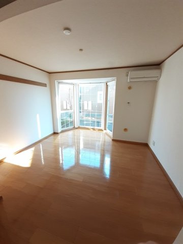 居室・リビング　こちらのリビングで趣味の時間をお楽しみください