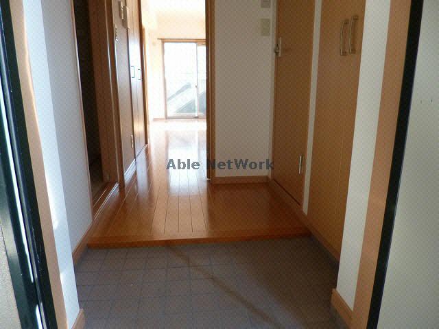 玄関　同型3号室写真