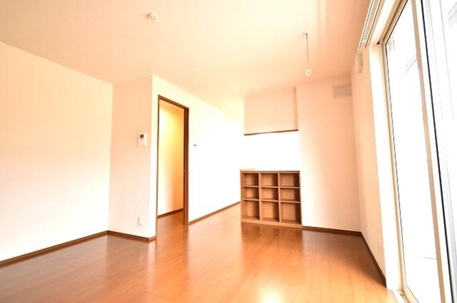 居室・リビング　南向き１２帖ＬＤＫ