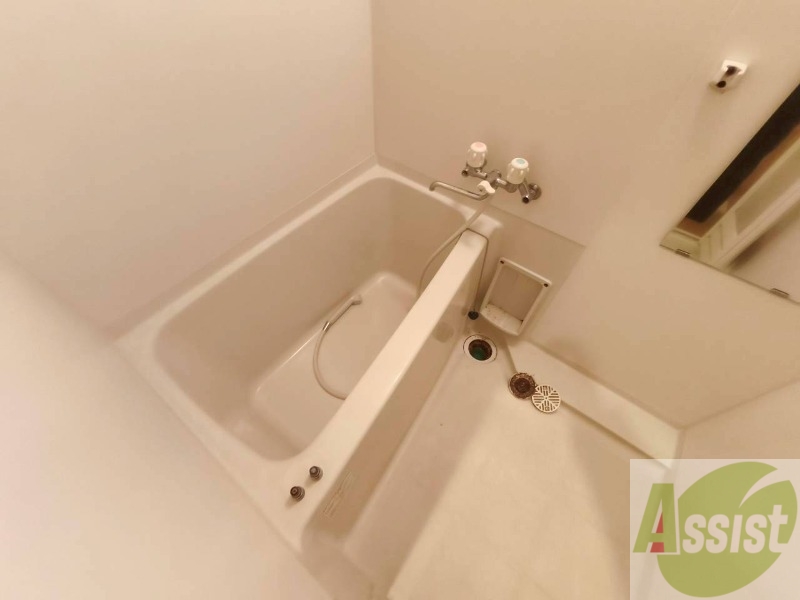 バス・シャワールーム　お風呂になります。一日の疲れを癒してくださいね。