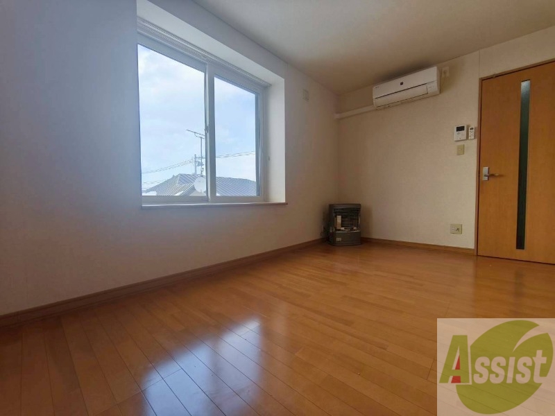 居室・リビング　広くてきれいなリビングです！快適に過ごせそうですね。