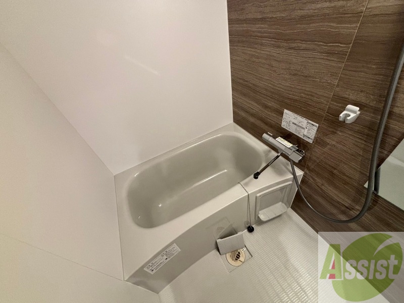 バス・シャワールーム　ユニットバスです。疲れを癒すのに欠かせませんね！