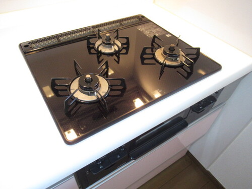 その他設備　３口ガスコンロ　※前回募集時2020年10月の写真