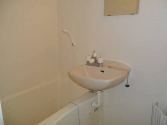 バス・シャワールーム　１０２　浴室