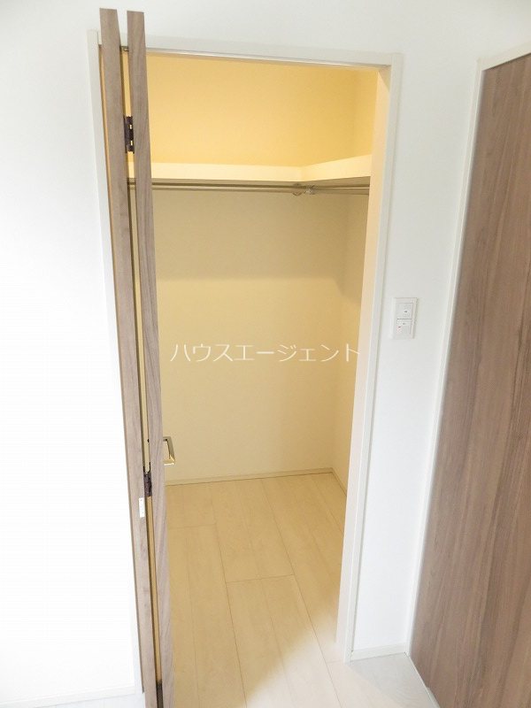 収納　ウォークインクローゼットです。※参考画像