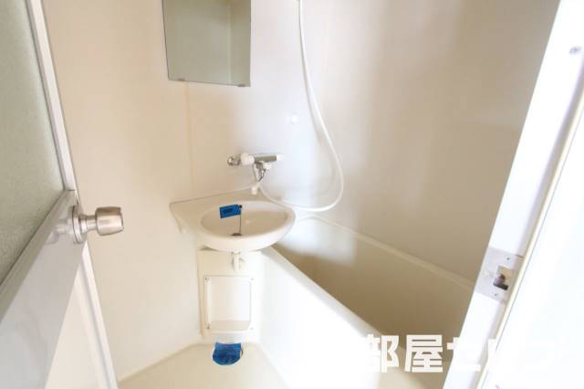 バス・シャワールーム　３Ｇ号室内装写真参照