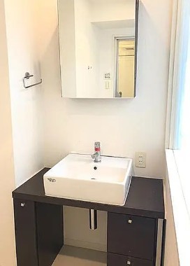 洗面設備　スペースが確保できる洗面所です