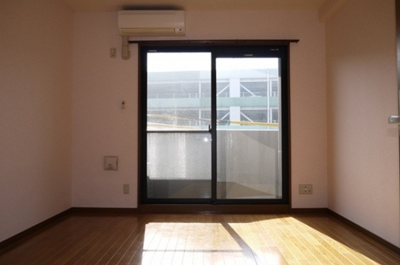 居室・リビング　※別部屋の写真です