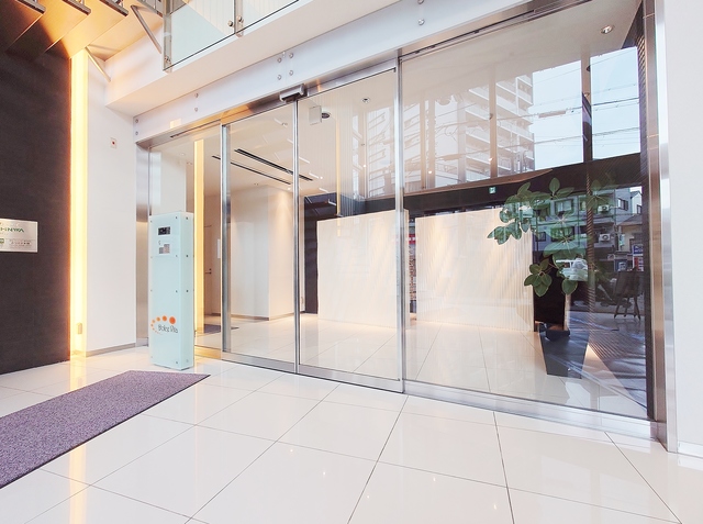 エントランス　防犯カメラ・ジドウドア・オートロック