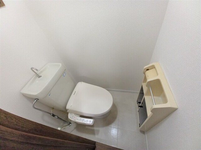 トイレ　温水洗浄暖房便座トイレ