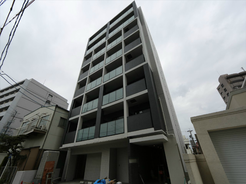 建物外観　外観　防犯カメラ付　オートロック　外壁タイル張り