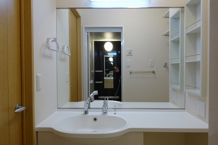 洗面設備　脱衣スペースもあります