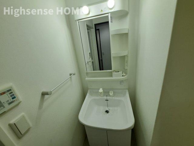 洗面設備　スペースが確保できる洗面所です