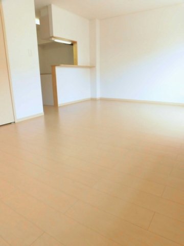 居室・リビング　こちらの居間で趣味の時間をお楽しみください