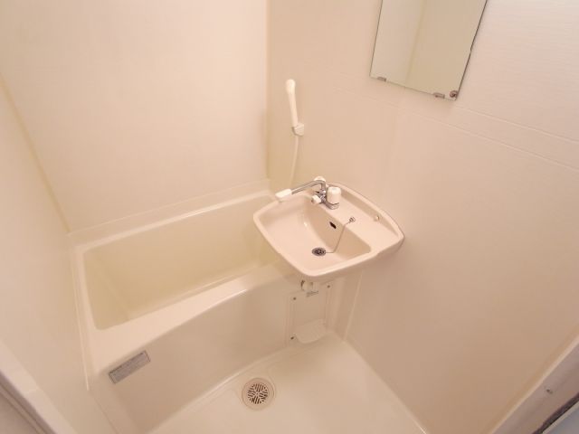 バス・シャワールーム　浴槽です