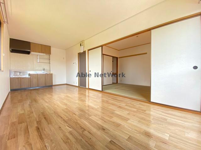 居室・リビング　同物件1階部屋　現況優先