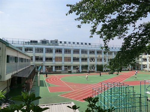 小学校　淀橋第四小学校（小学校）まで911m