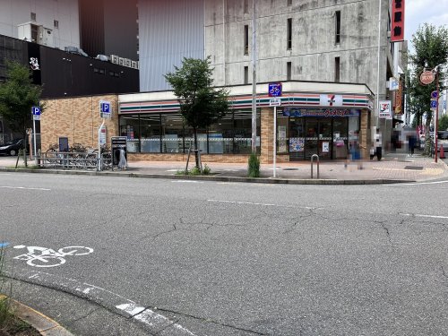 コンビニ　セブンイレブン 名古屋栄2丁目東店（コンビニ）まで92m