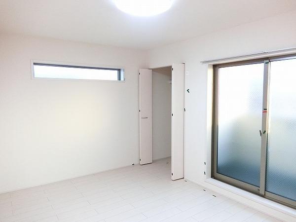 居室・リビング　明るい洋室！