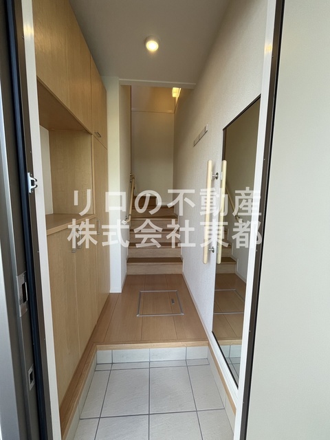 玄関　下駄箱付なので、玄関はいつでもスッキリ片付きます☆