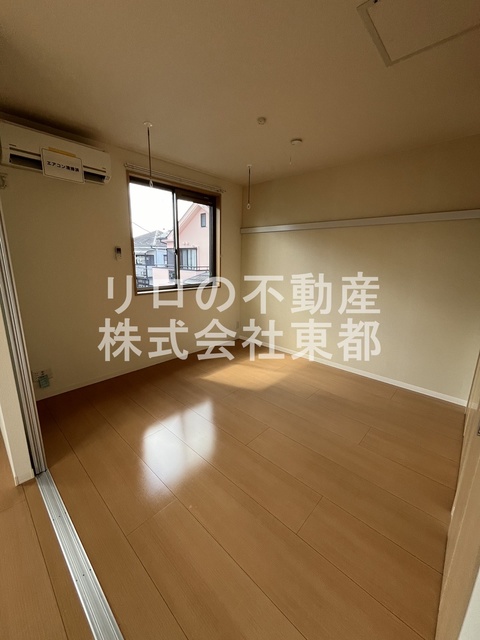 その他部屋・スペース　南東向きで日当たり良好なお部屋！暖かな日差しが入ります♪