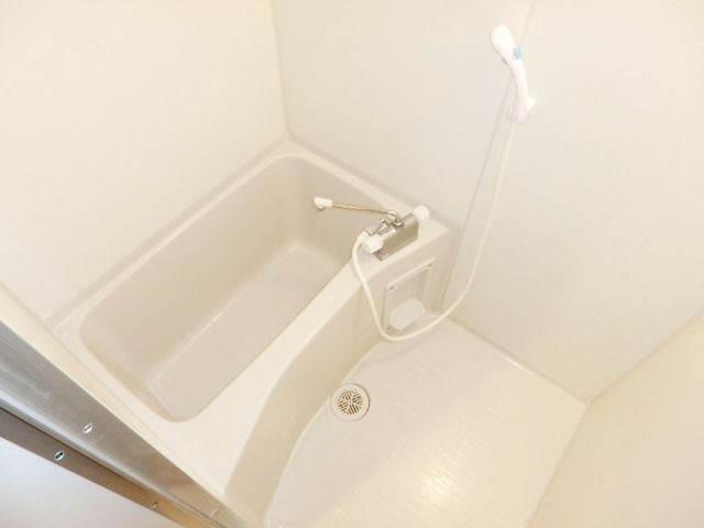 バス・シャワールーム　キレイなバスルーム！浴室乾燥付です。