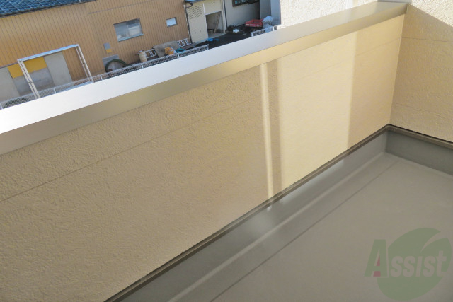 バルコニー　バルコニーは洗濯物もしっかり干せそうな広さです。