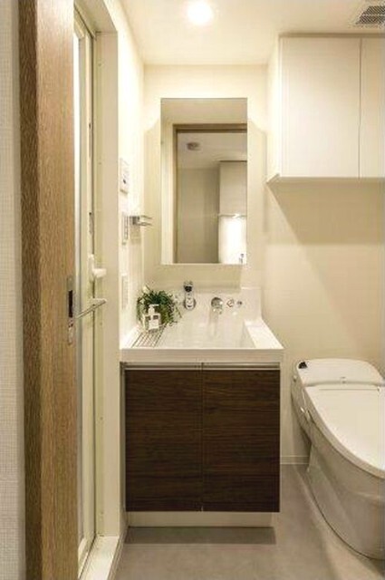 洗面設備　使いやすい洗面台です