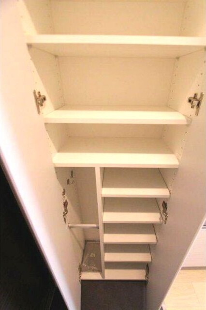 玄関　玄関収納あります