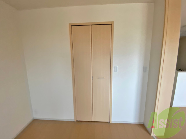 収納　ウォークインクローゼットが付いているので、お洋服はこちらに。