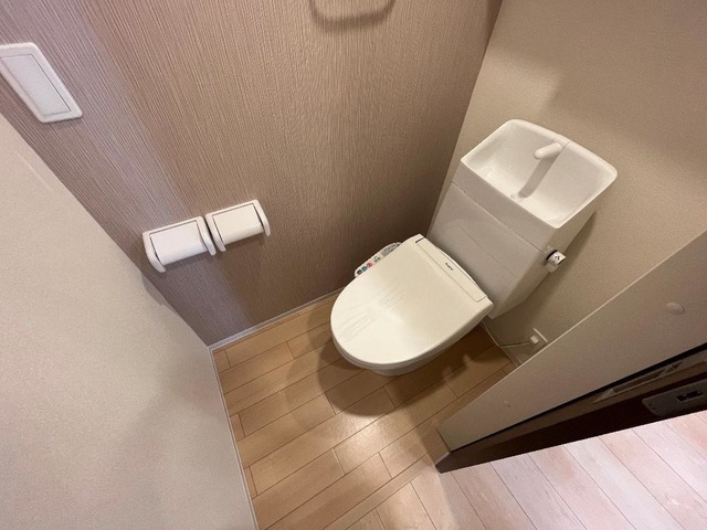 トイレ　温水洗浄便座