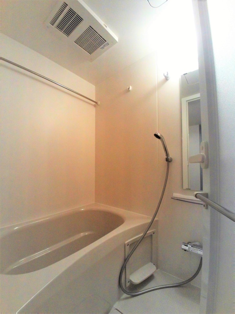 バス・シャワールーム　きれいなお風呂です