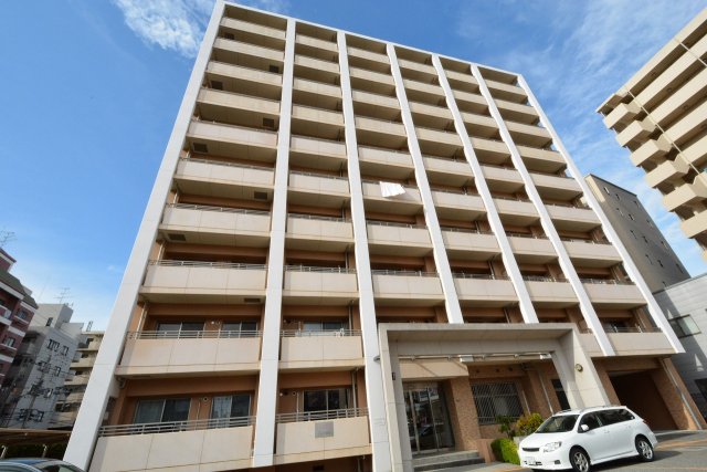 建物外観　安心のオートロック付き♪