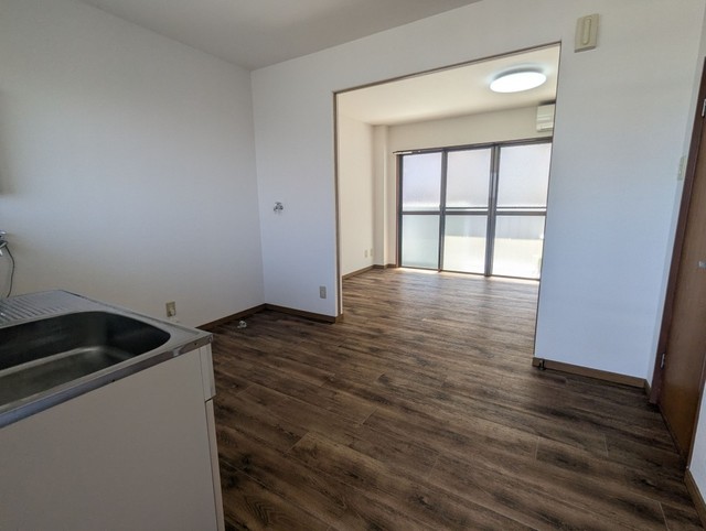 居室・リビング　※写真は同タイプの部屋のものです。必ず現地ご確認下さい。