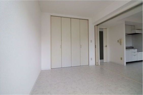 収納　※写真は別号室です。